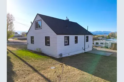 359 N 100 W, Moroni, UT 84646 - Photo 33