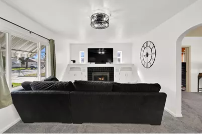 789 N Hill Villa Drive Dr W, Layton, UT 84041 - Photo 3