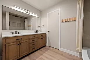 2163 E Borg Dr, Sandy, UT 84092 - Photo 23