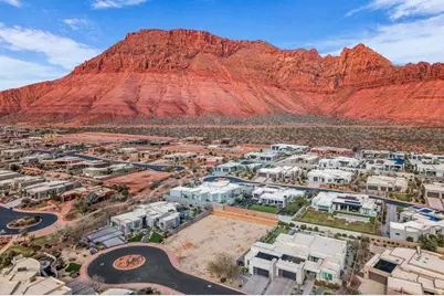 633 E Flint Rock Cir, Ivins, UT 84738 - Photo 1