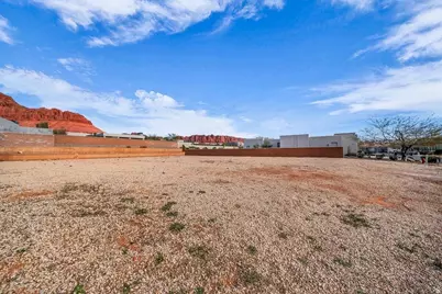 633 E Flint Rock Cir, Ivins, UT 84738 - Photo 15