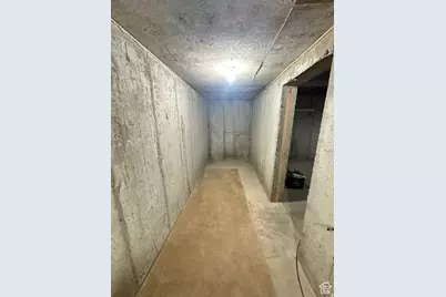 5488 S 250 E, Washington Terrace, UT 84405 - Photo 43