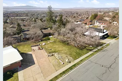 1159 N Oakridge Dr #107, Centerville, UT 84014 - Photo 1