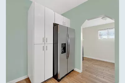 77 N 4th St E, Tooele, UT 84074 - Photo 9