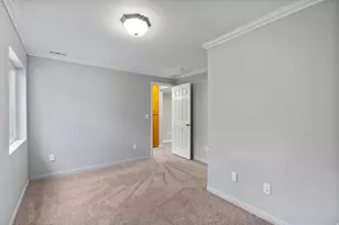 8045 N Plum Creek Dr, Eagle Mountain, UT 84005 - Photo 31