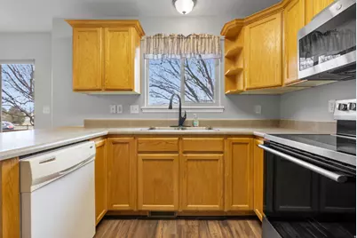 8045 N Plum Creek Dr #2, Eagle Mountain, UT 84005 - Photo 11