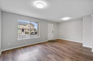 8045 N Plum Creek Dr, Eagle Mountain, UT 84005 - Photo 7