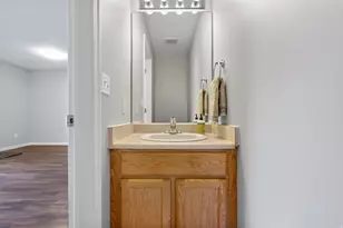 8045 N Plum Creek Dr, Eagle Mountain, UT 84005 - Photo 9