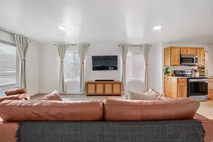 1940 S Marigold Wy, Santaquin, UT 84655 - Photo 3