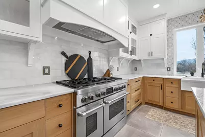 648 W 250 N, Lindon, UT 84042 - Photo 17