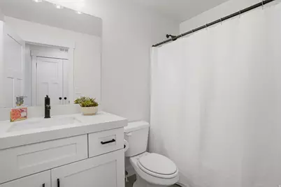 10538 S Bay Dr, Sandy, UT 84092 - Photo 13