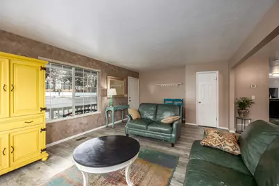 2231 N Valley View Dr, Layton, UT 84040 - Photo 9