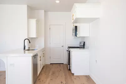 689 N 540 E #119, Salem, UT 84653 - Photo 3