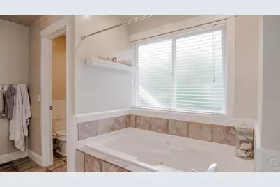 984 N 500 E, Centerville, UT 84014 - Photo 31