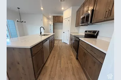 253 E Volunteer Dr #8-203, Spanish Fork, UT 84660 - Photo 3