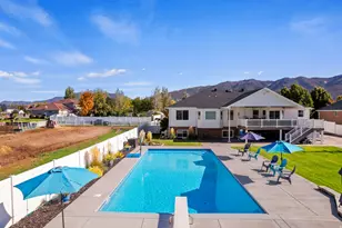 2011 W Hill St N, Kaysville, UT 84037 - Photo 3