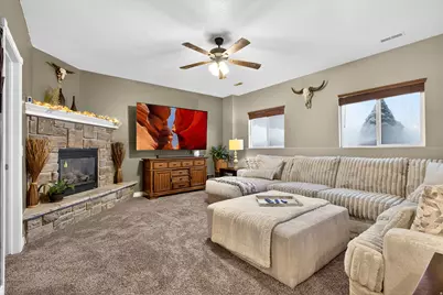 768 W 1090 N, Clinton, UT 84015 - Photo 11