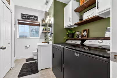 768 W 1090 N, Clinton, UT 84015 - Photo 17