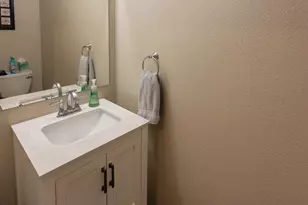 752 W Club Oaks Dr S, Sandy, UT 84070 - Photo 3