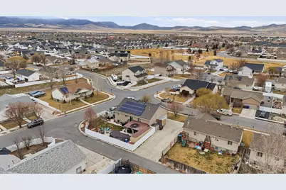 2004 E Juniper Dr N, Eagle Mountain, UT 84005 - Photo 31