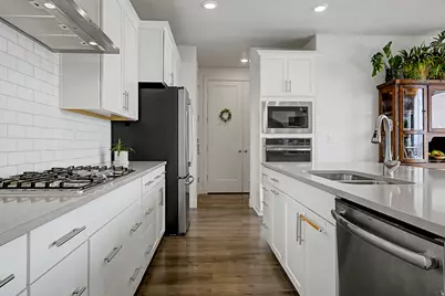 15474 S Revolutionary Way W, Bluffdale, UT 84065 - Photo 9