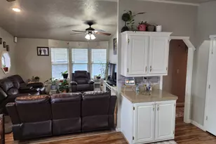 1142 W Barberry Dr S, Taylorsville, UT 84123 - Photo 5