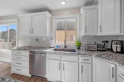 1685 S 825 W, Lehi, UT 84043 - Photo 9