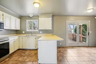 10941 S Mill Canyon Dr, Sandy, UT 84094 - Photo 11