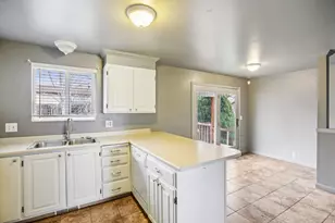 10941 S Mill Canyon Dr, Sandy, UT 84094 - Photo 9