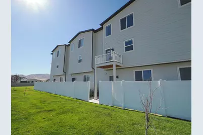 699 E Ryegrass Dr N, Eagle Mountain, UT 84005 - Photo 23