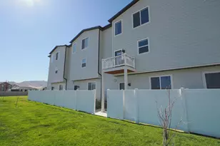 699 E Ryegrass Dr N, Eagle Mountain, UT 84005 - Photo 23