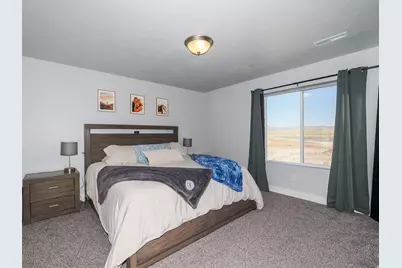 699 E Ryegrass Dr N, Eagle Mountain, UT 84005 - Photo 9