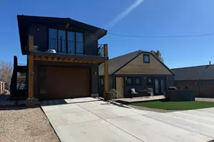 71 S 200 St W, Midway, UT 84049 - Photo 1