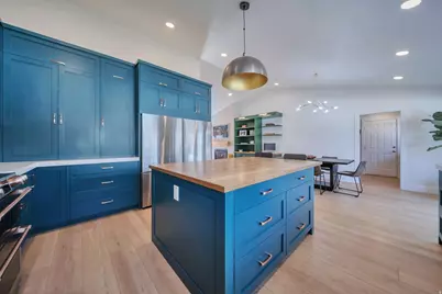 5006 W Wood Spring Dr, West Jordan, UT 84081 - Photo 9