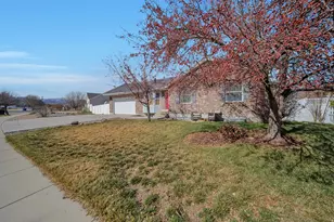 5006 W Wood Spring Dr, West Jordan, UT 84081 - Photo 3
