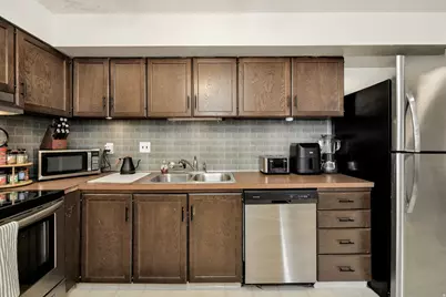 240 E 400 N #16, Logan, UT 84321 - Photo 9