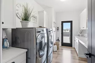 724 W 50 N, Hyrum, UT 84319 - Photo 21