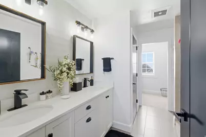 724 W 50 N, Hyrum, UT 84319 - Photo 33