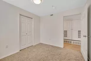 325 W 700 N, Salt Lake City, UT 84103 - Photo 11