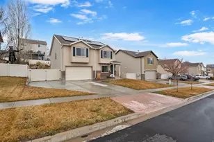 3523 S Hawk Dr, Saratoga Springs, UT 84045 - Photo 3