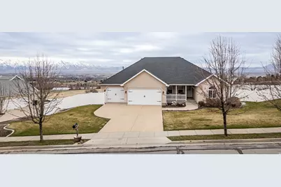 2827 Viewcrest Cir, North Logan, UT 84341 - Photo 3