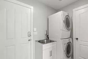 2303 E Hawthorne St, Saratoga Springs, UT 84043 - Photo 15