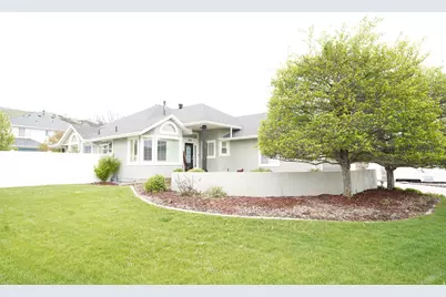 818 Summit Dr, Smithfield, UT 84335 - Photo 1