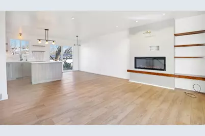 569 E Aloha Ln, Sandy, UT 84070 - Photo 3