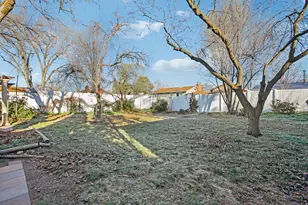 569 E Aloha Ln, Sandy, UT 84070 - Photo 23