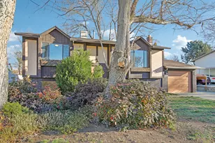 569 E Aloha Ln, Sandy, UT 84070 - Photo 27