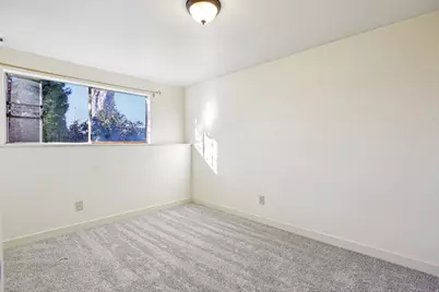 569 E Aloha Ln, Sandy, UT 84070 - Photo 21