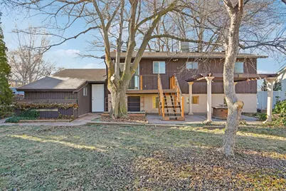 569 E Aloha Ln, Sandy, UT 84070 - Photo 9