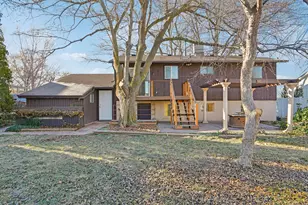 569 E Aloha Ln, Sandy, UT 84070 - Photo 9