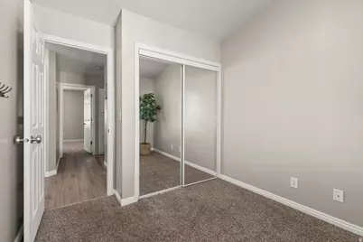 628 W Creek Bluff Cv, Sandy, UT 84070 - Photo 17